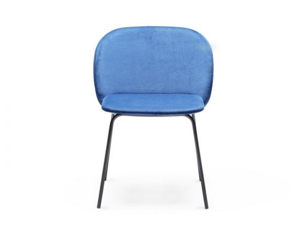 Chairs & More Chips M 