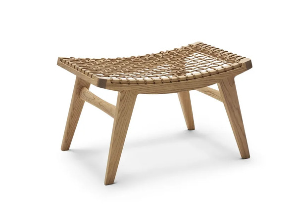  Knoll Klismos 