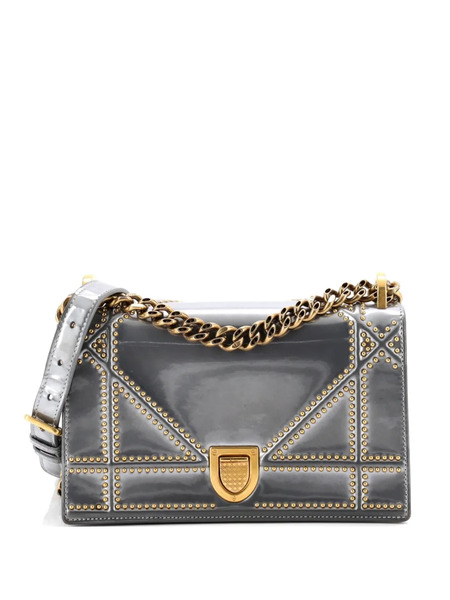  Christian Dior Pre-owned Borsa A Tracolla Diorama Piccola In Pelle Verniciata Con Battente E Borchie - Argento 