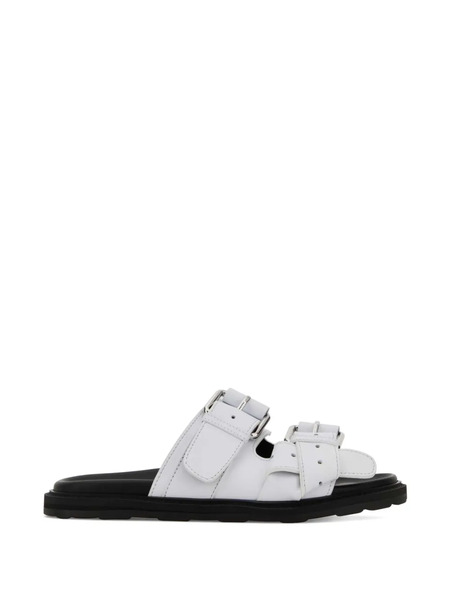  Moschino Slippers Con Fibbia - Bianco 
